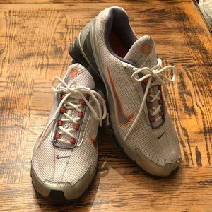 Nike Men's White, Silver and Orange Athletic Shoes 11